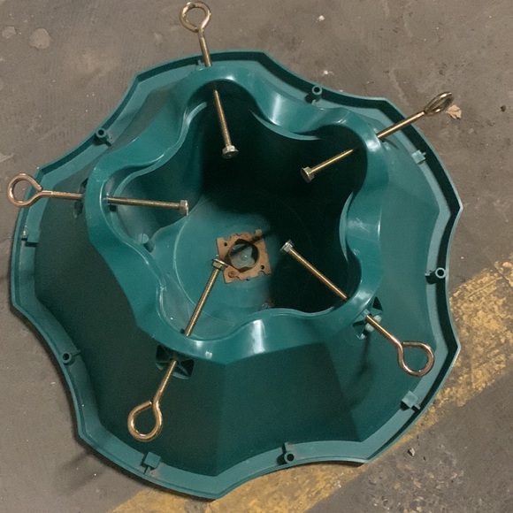 Christmas tree stand - green plastic - Picture 2 of 6